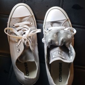 Converse womens size 7 shoes